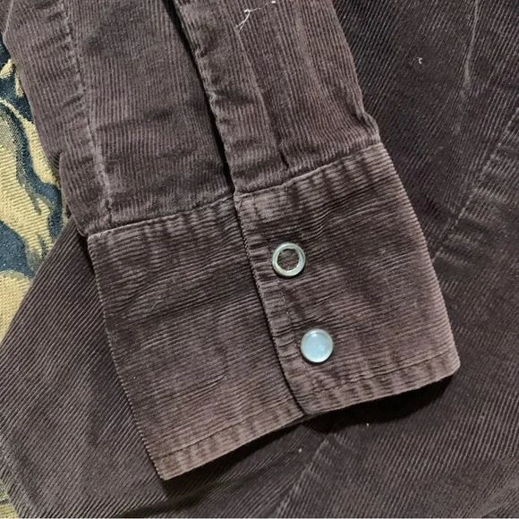 Last call! Vtg express lightweight chocolate brown corduroy western crop shirt - Picture 7 of 10